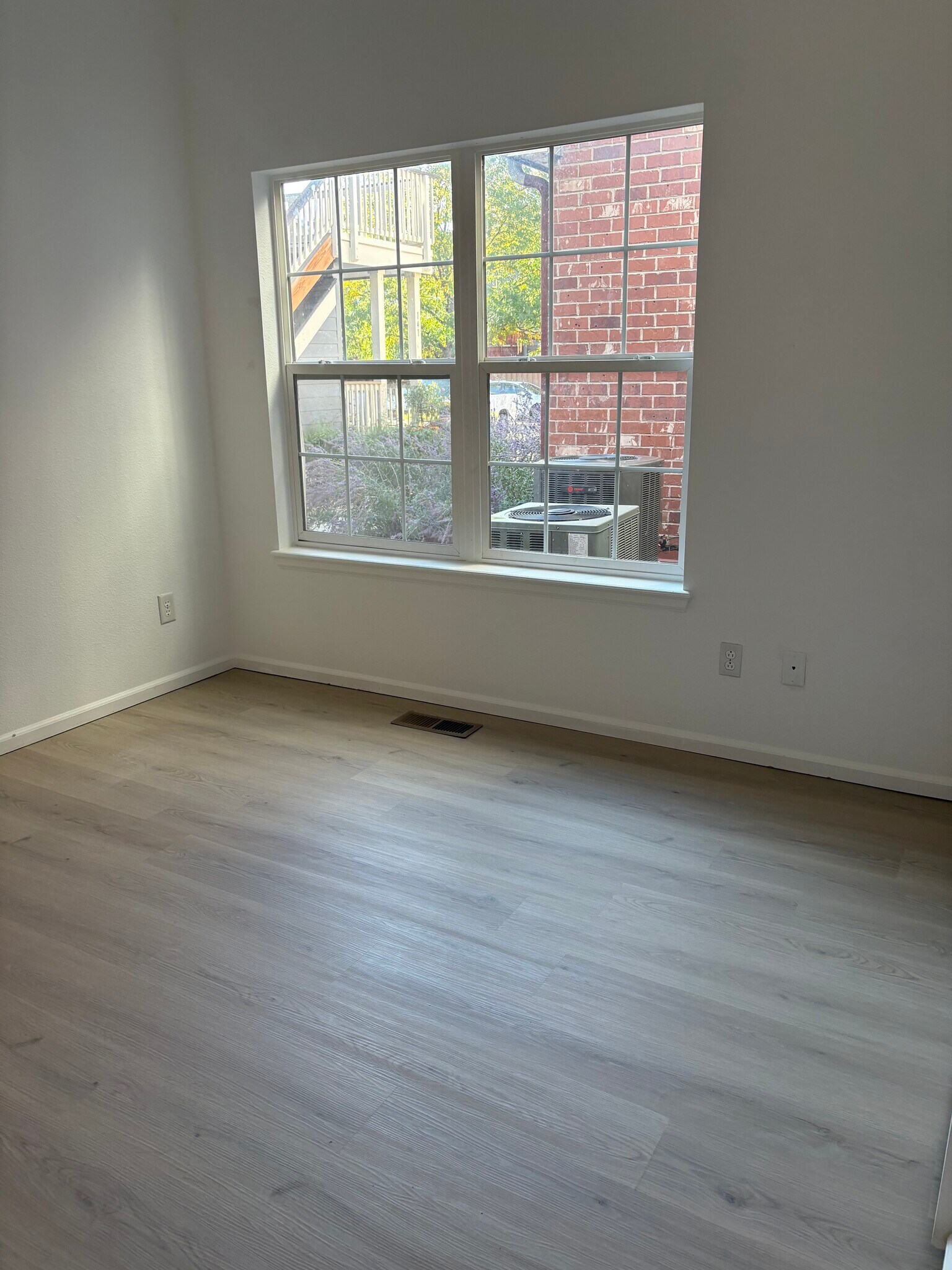 Building Photo - 14359 E Grand Dr