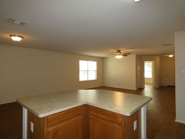 Building Photo - 10325 Bear Hollow Dr