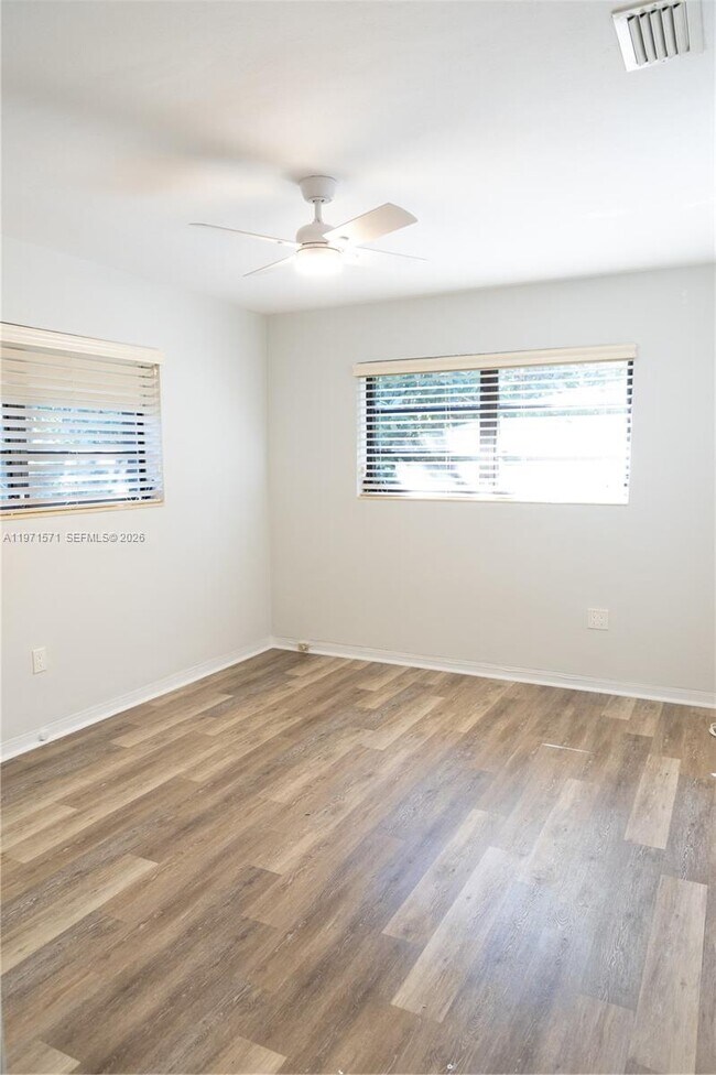 Building Photo - 13125 SW 83rd Ave