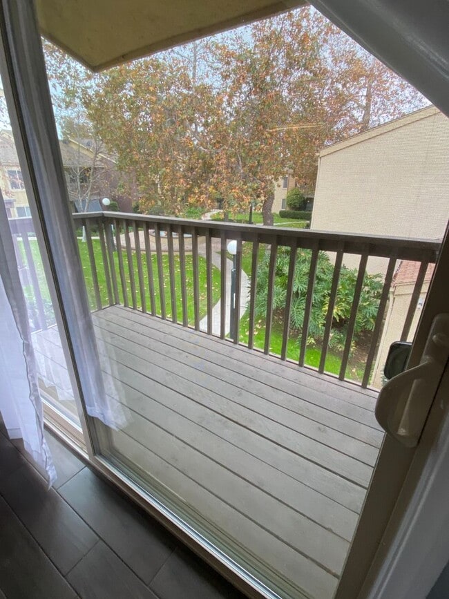 Building Photo - 2BD / 1BA Apartment with AC and parking in Mission Valley!