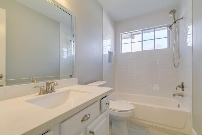 Building Photo - 14022 Ragus Lake Dr