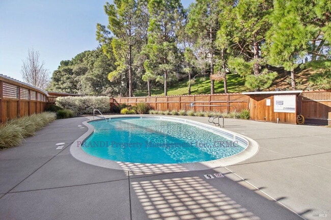 Building Photo - Bright Shelter Bay Condo with Water Views!