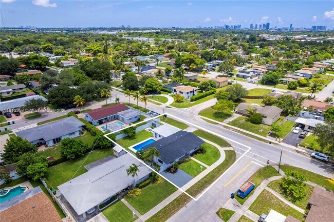 Building Photo - 1181 NE 202nd St