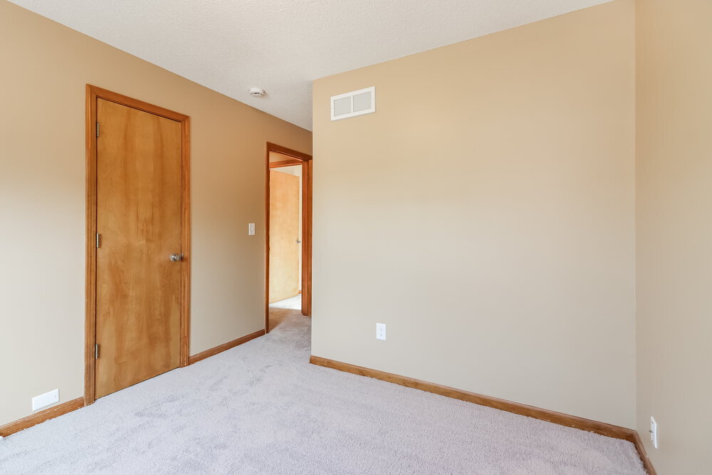 Building Photo - 1711 Roberta Dr