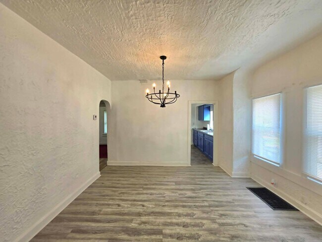 Building Photo - 1017 Haller Ave
