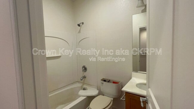 Building Photo - 151 W Saltillo Ln