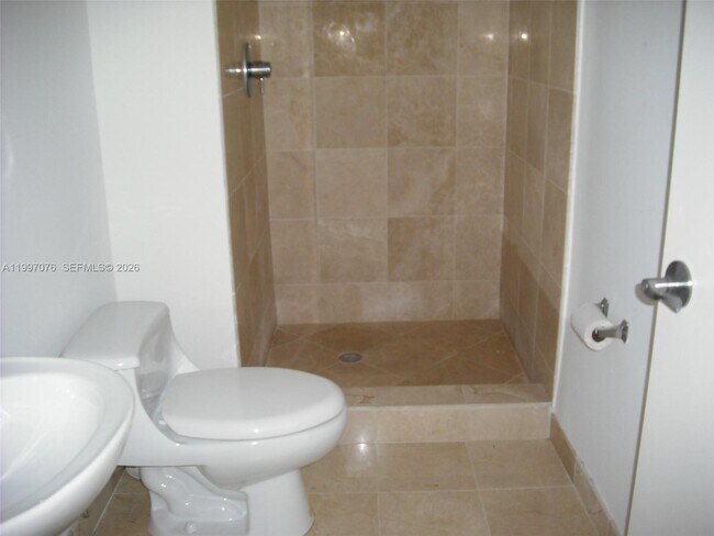 Building Photo - 3330 NE 190th St