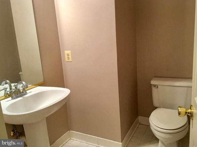 Building Photo - 2253 Journet Dr