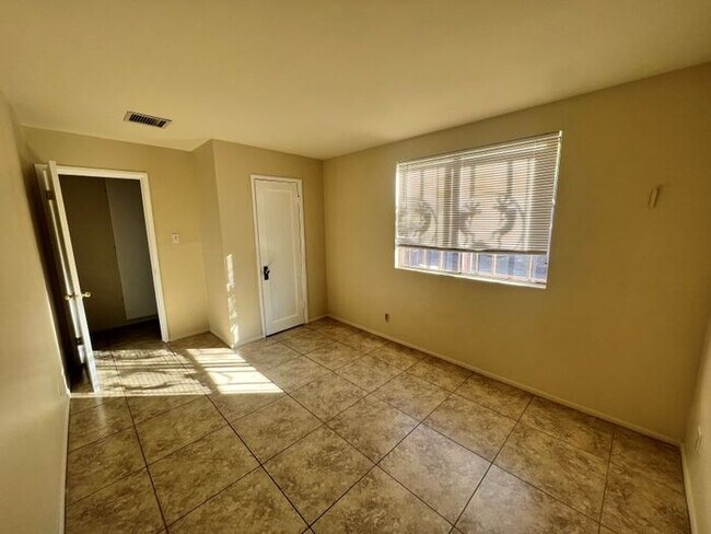 Building Photo - For Rent