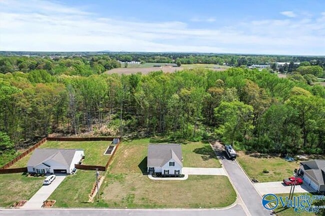 Building Photo - 15176 Blendor Crooks Dr