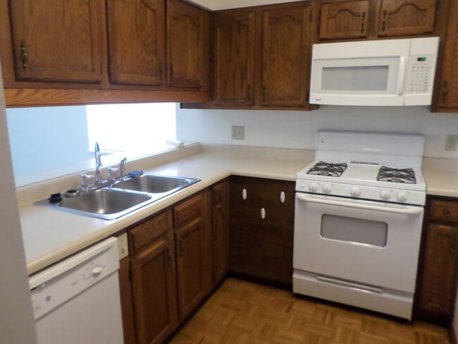 Building Photo - One-of-a-kind 3Bed/2 Bath Condo in Belpre!