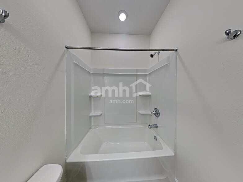 Building Photo - 2112 Saffron Walden Dr