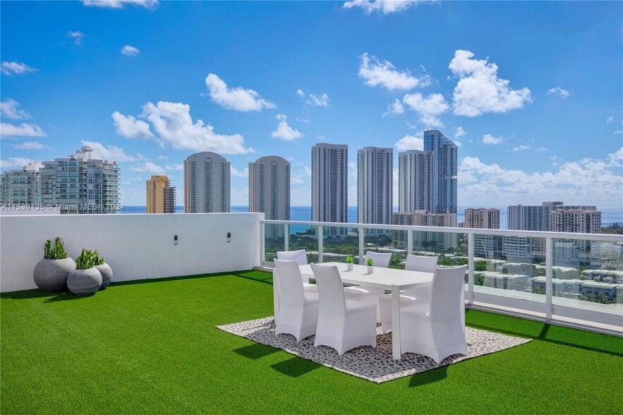 Building Photo - 400 Sunny Isles Blvd