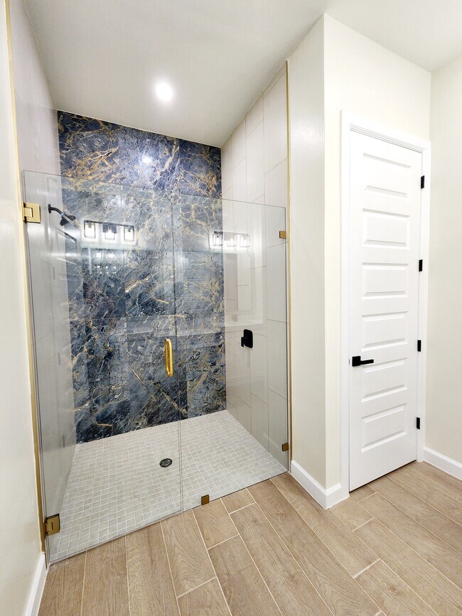 Building Photo - Cornell