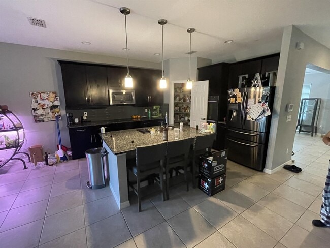 Building Photo - 775 Maple Leaf Loop