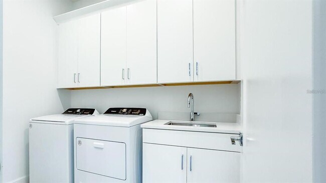 Building Photo - 7453 Estuary Lk Lp