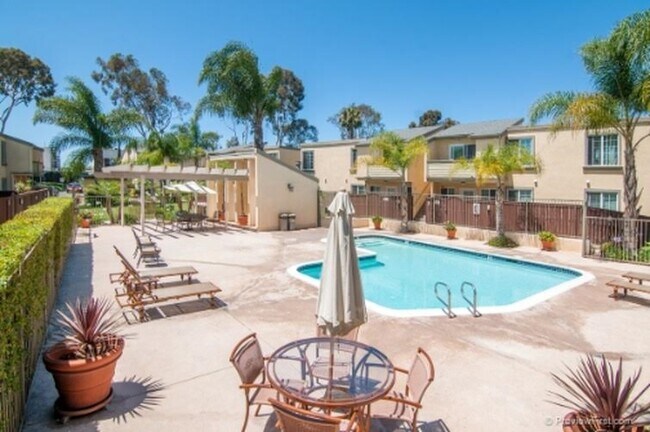 Building Photo - 5404 Balboa Arms Dr