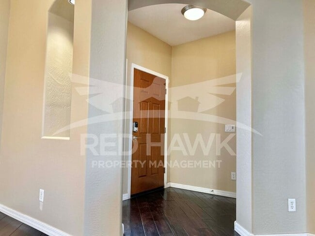 Building Photo - 1090 S Maverick St