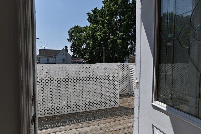 Building Photo - 42 E Locust St