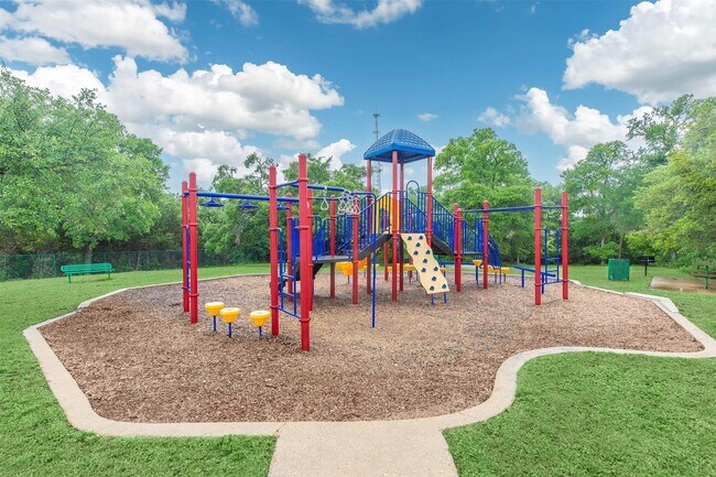 Building Photo - 400 E Cypress Creek Rd