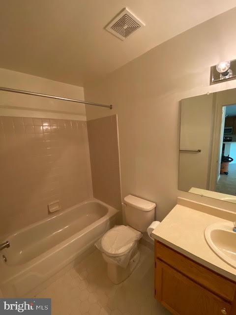 Building Photo - 2211 Foxmeadow Dr