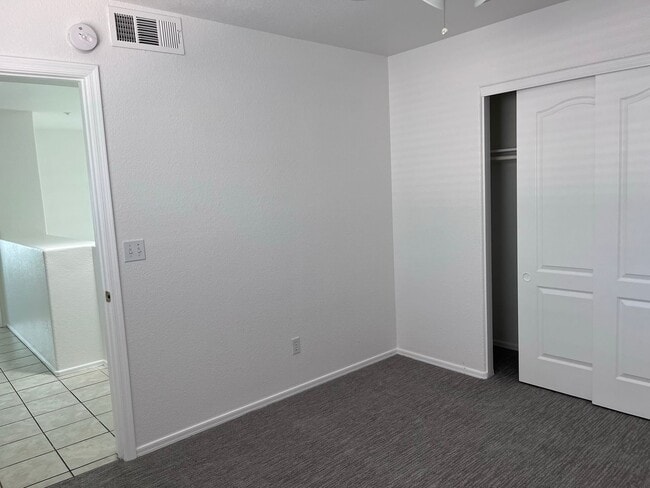 Building Photo - COMING SOON! 3 bed 3 bath Town house with ...