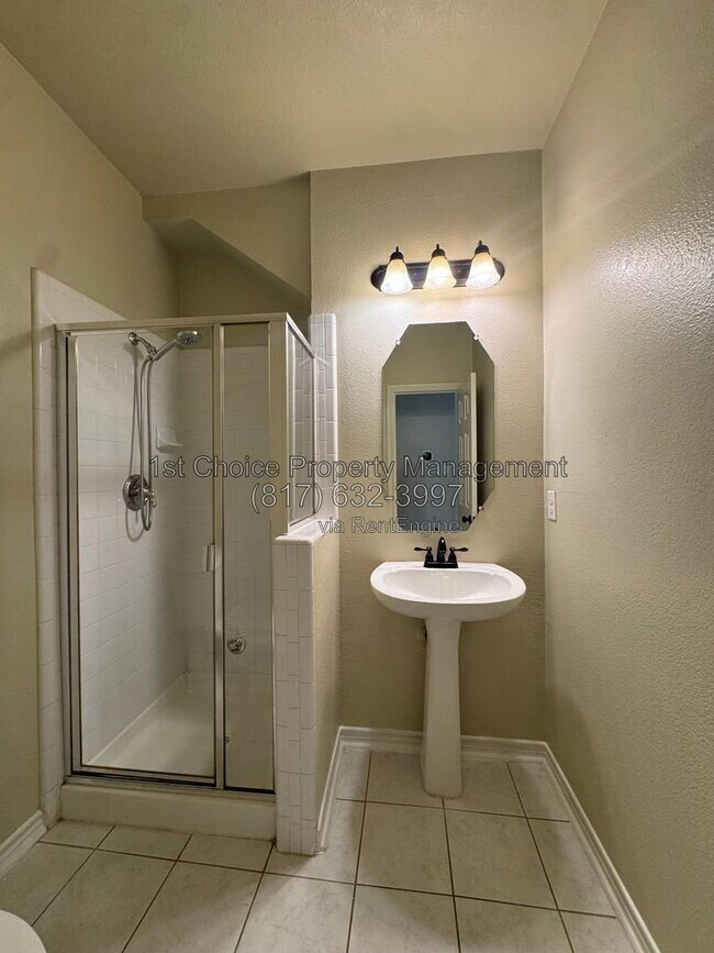 Building Photo - 3006 Upland Dr