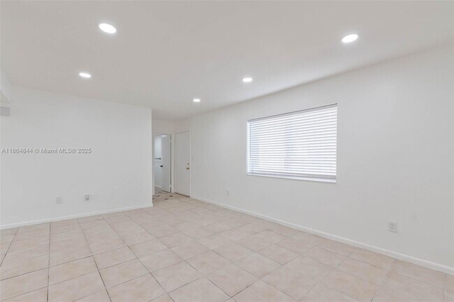 Building Photo - 8401 SW 107th Ave