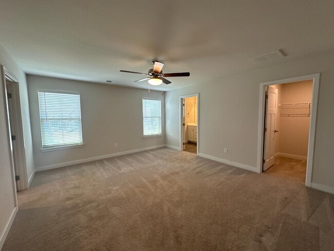 Building Photo - 145 Beacon Dr