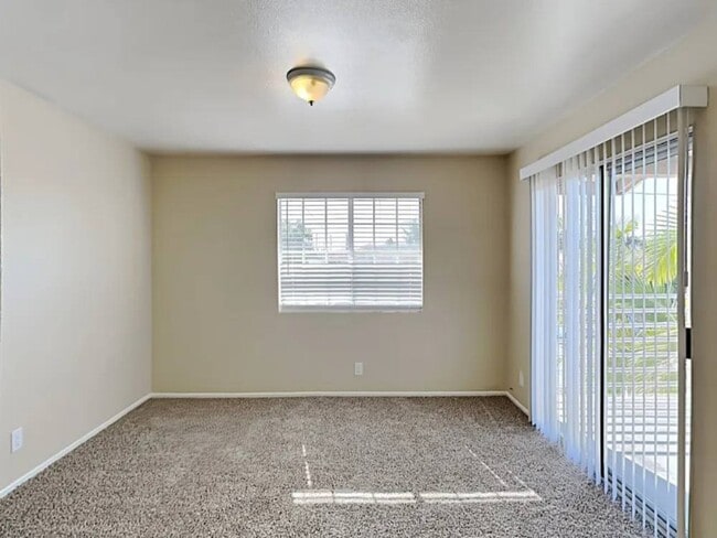 Building Photo - 13405 Bixler Ave