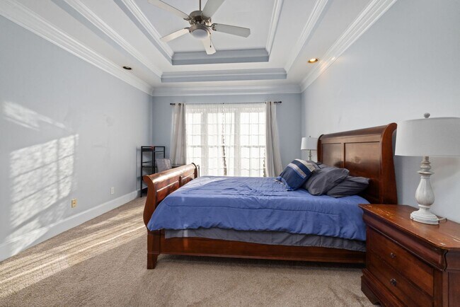 Building Photo - 4 Bed | 2.5 Bath House with Garage