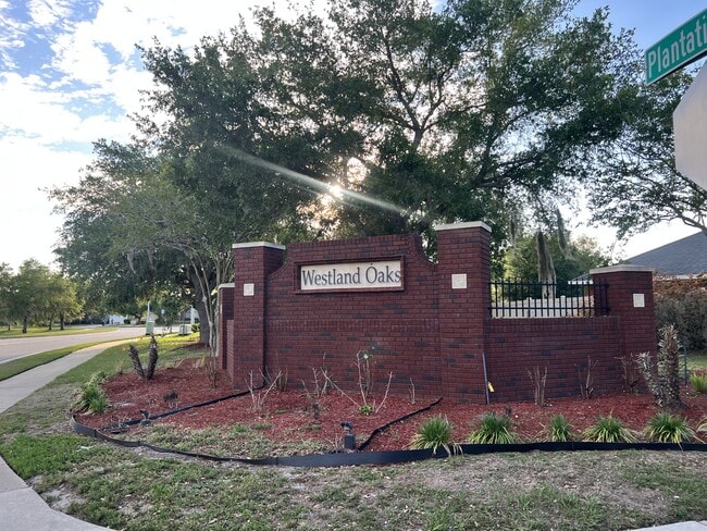 Building Photo - 7634 Fanning Dr