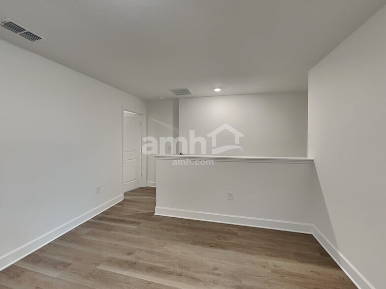 Building Photo - 16648 Cheyanne Ct