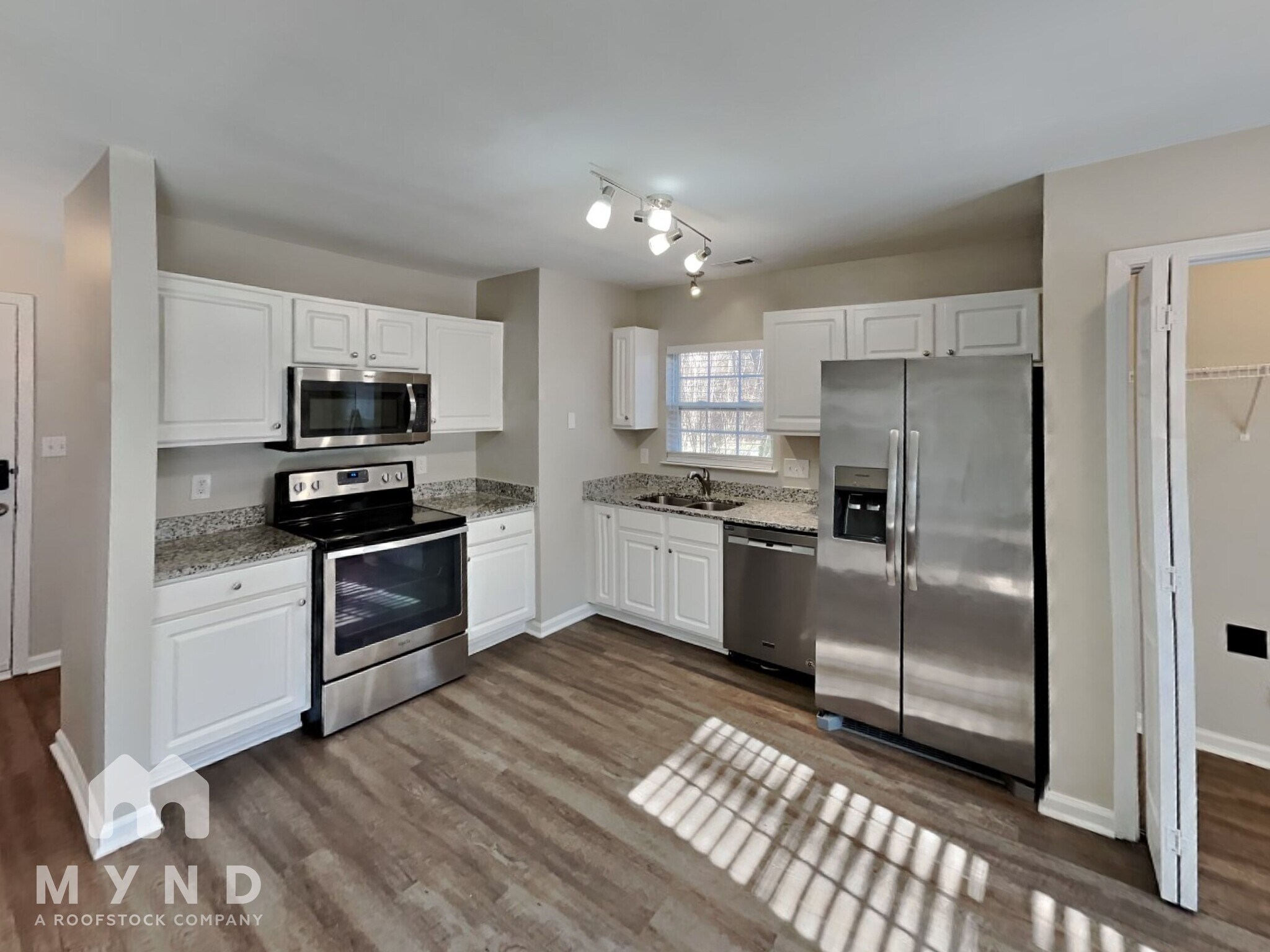 Building Photo - 6124 Lawn Meadow Dr