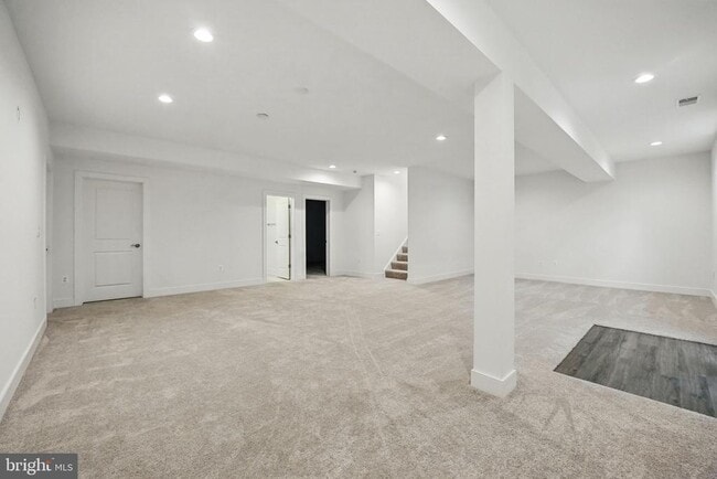 Building Photo - 5604 Clermont Dr