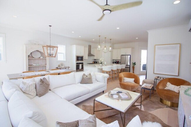 Building Photo - 141 Valdare Ln