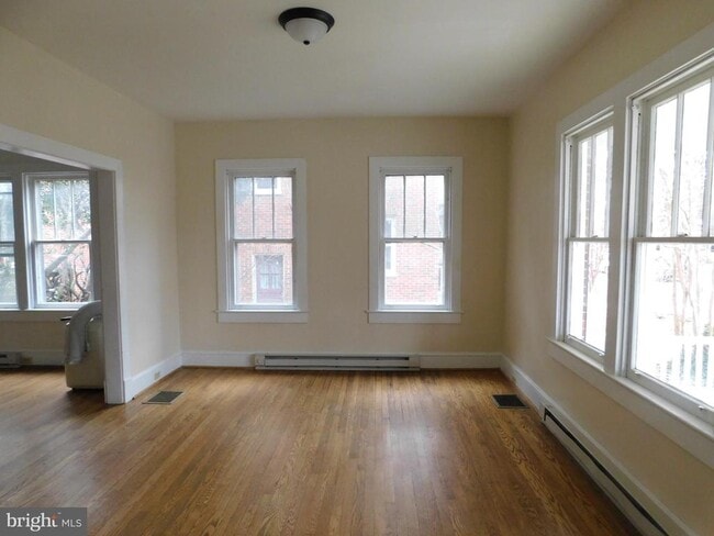 Building Photo - 614 National Ave