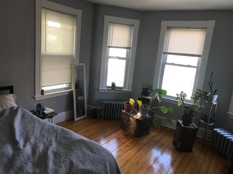 Building Photo - 11 Eustis St