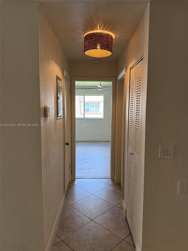 Building Photo - 3450 Pinewalk Dr N