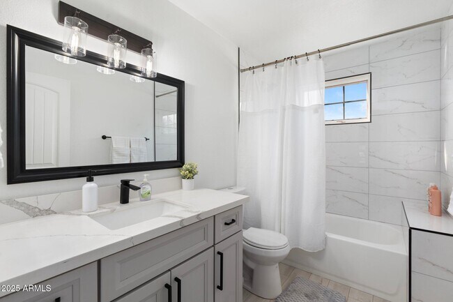 Building Photo - 1759 N Spring Cir