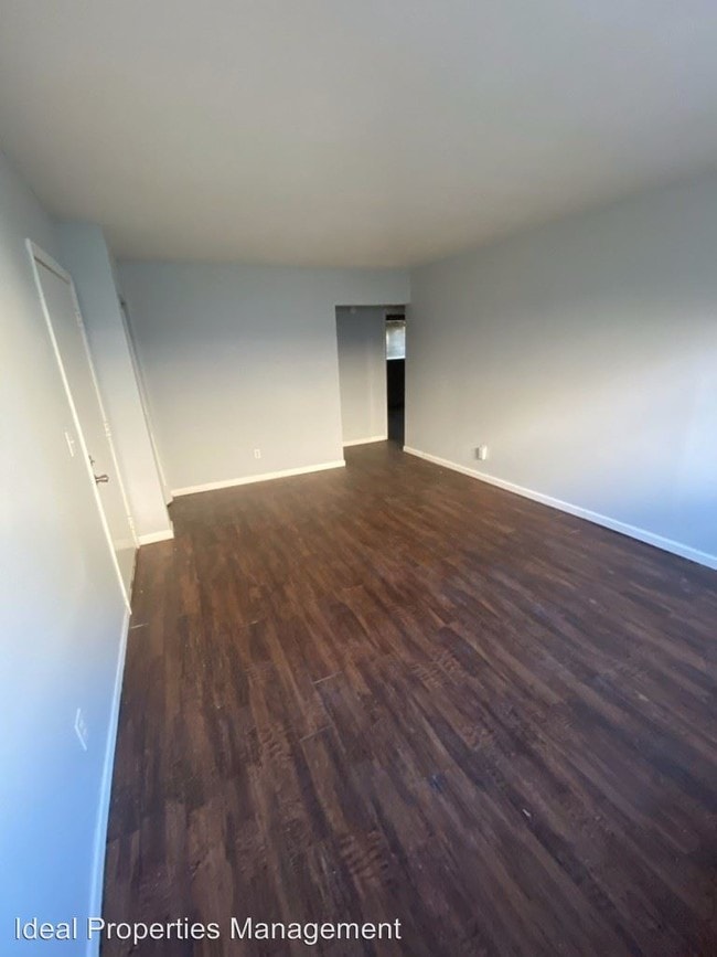 Building Photo - 3241 S Douglas Ave