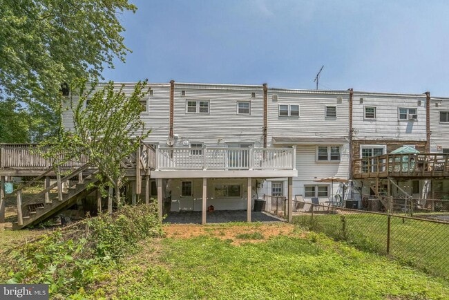 Building Photo - 11853 Brandon Rd