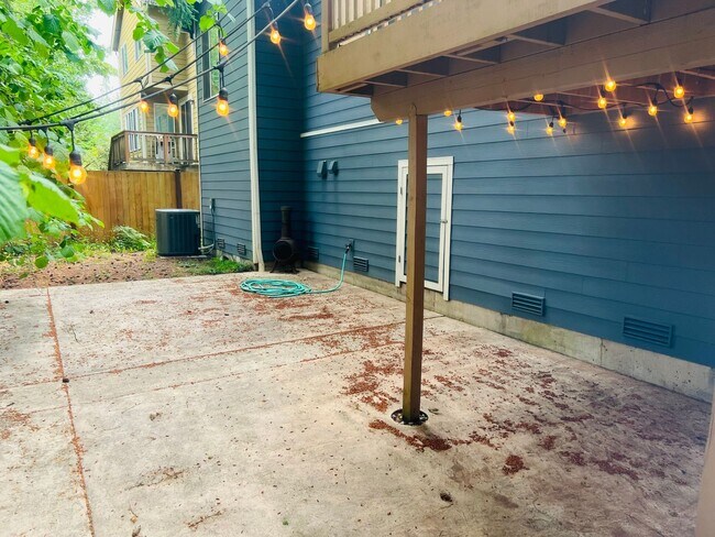 Building Photo - Must See! Beautiful 3bd/ + Bonus Rm/2.5 bath/ Primary Bed on Main/ /Heat Pump/Updated Features