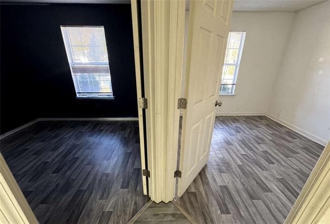 Building Photo - 2119 Briar Glen Ln SW