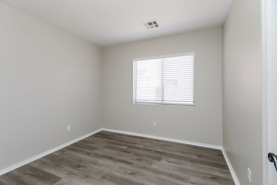 Building Photo - 8211 S 53rd Ave