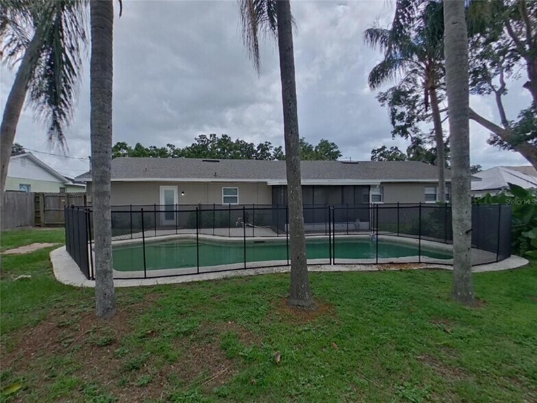 Building Photo - 114 Jeffrey Dr