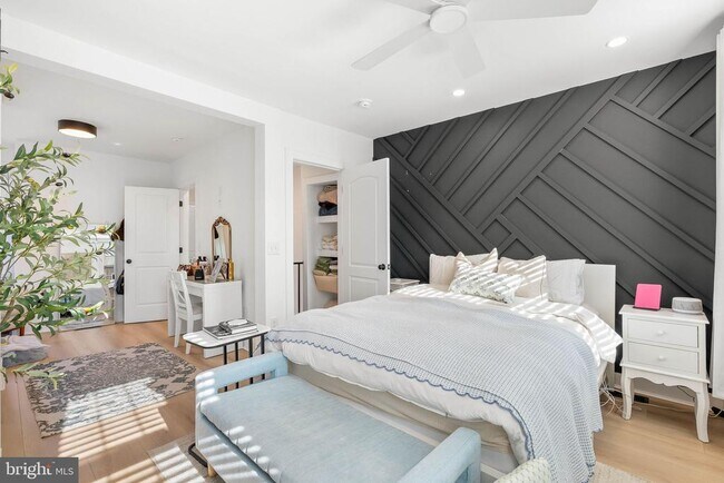 Building Photo - 1743 McClellan St