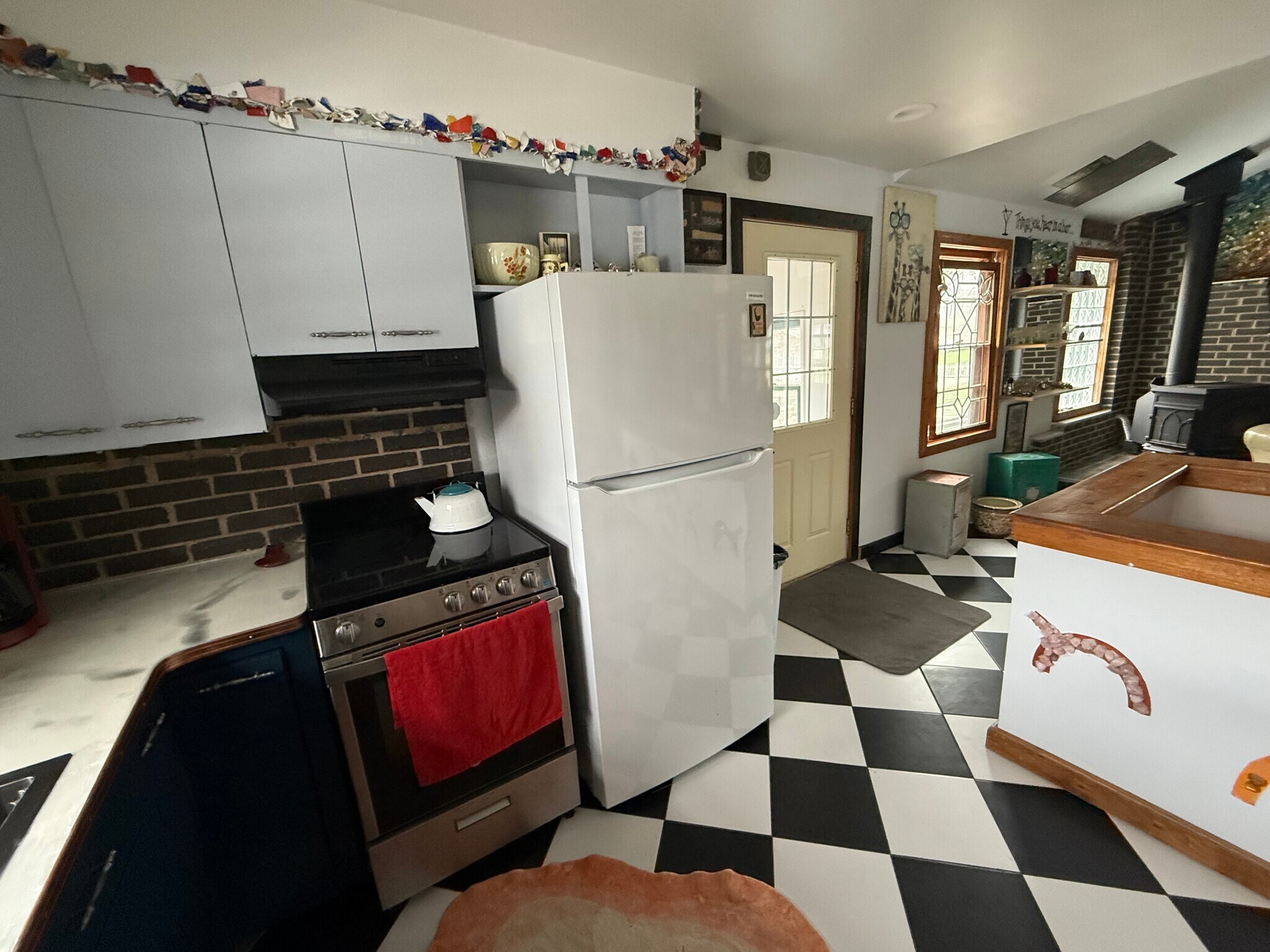 Building Photo - 32275 Center St