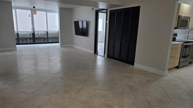Building Photo - 250 Galen Dr
