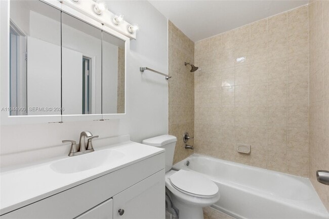 Building Photo - 3003 NW 5th Terrace